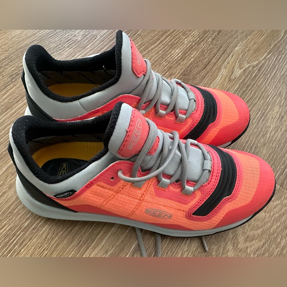 NWOT Keen Tempo Flex Low Height Lightweight Waterproof, Pink, Orange, and Black. - Picture 3 of 4